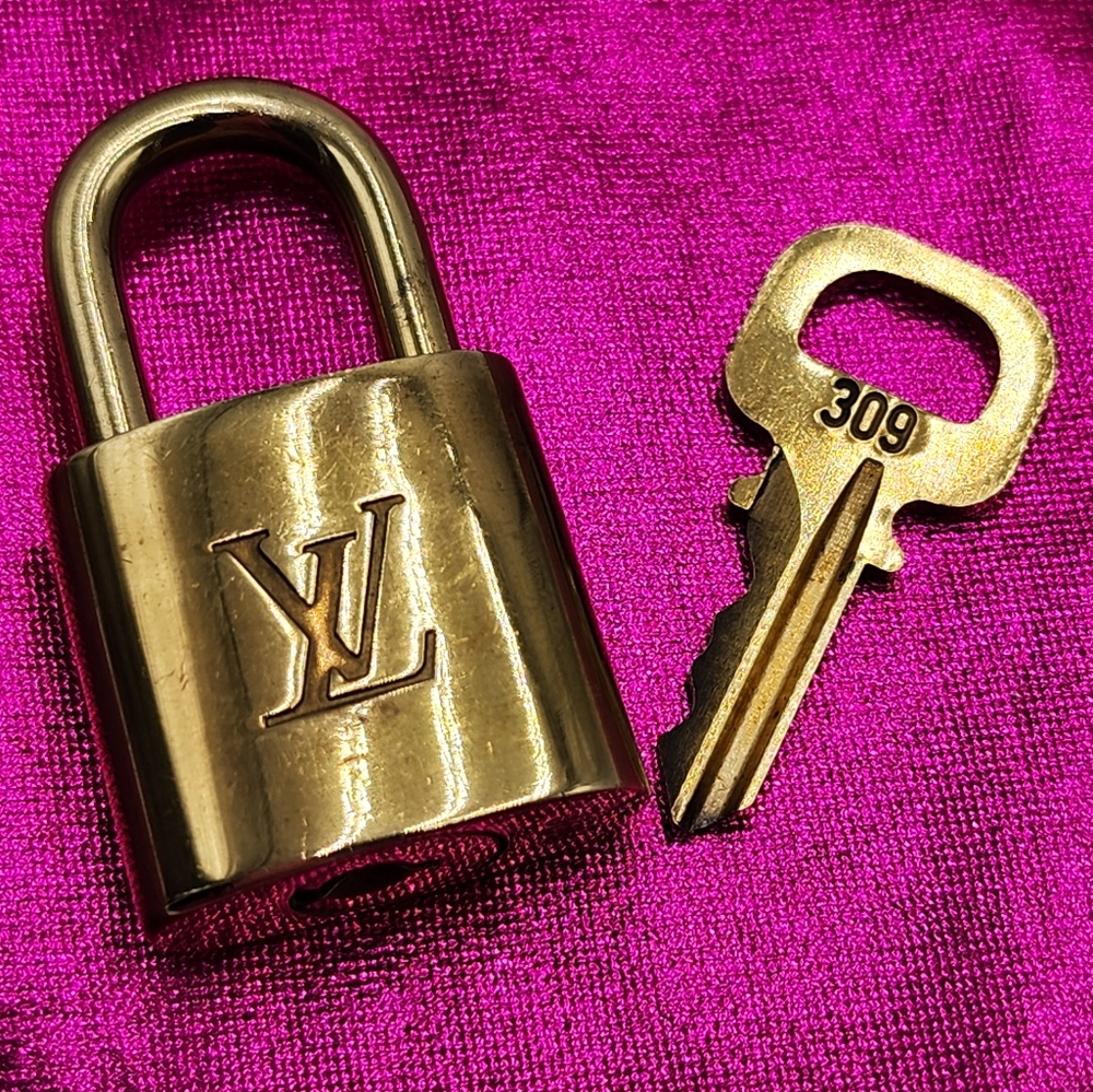 SOLD!!! Louis Vuitton Lock & Key # 309, Authentic